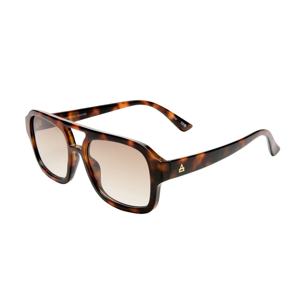 NWT AIRE Aquarius Sunglasses